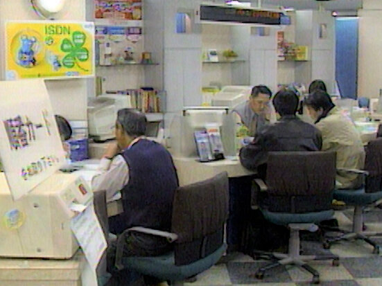 電話局窓口の運営模様(当時・店舗不詳)