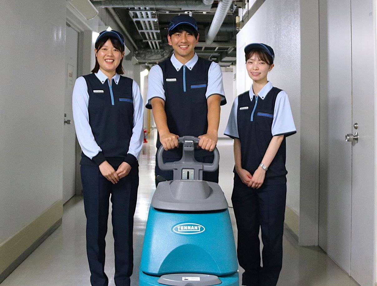 クルー一同、高品質な清掃サービスの提供に向けて日々精進